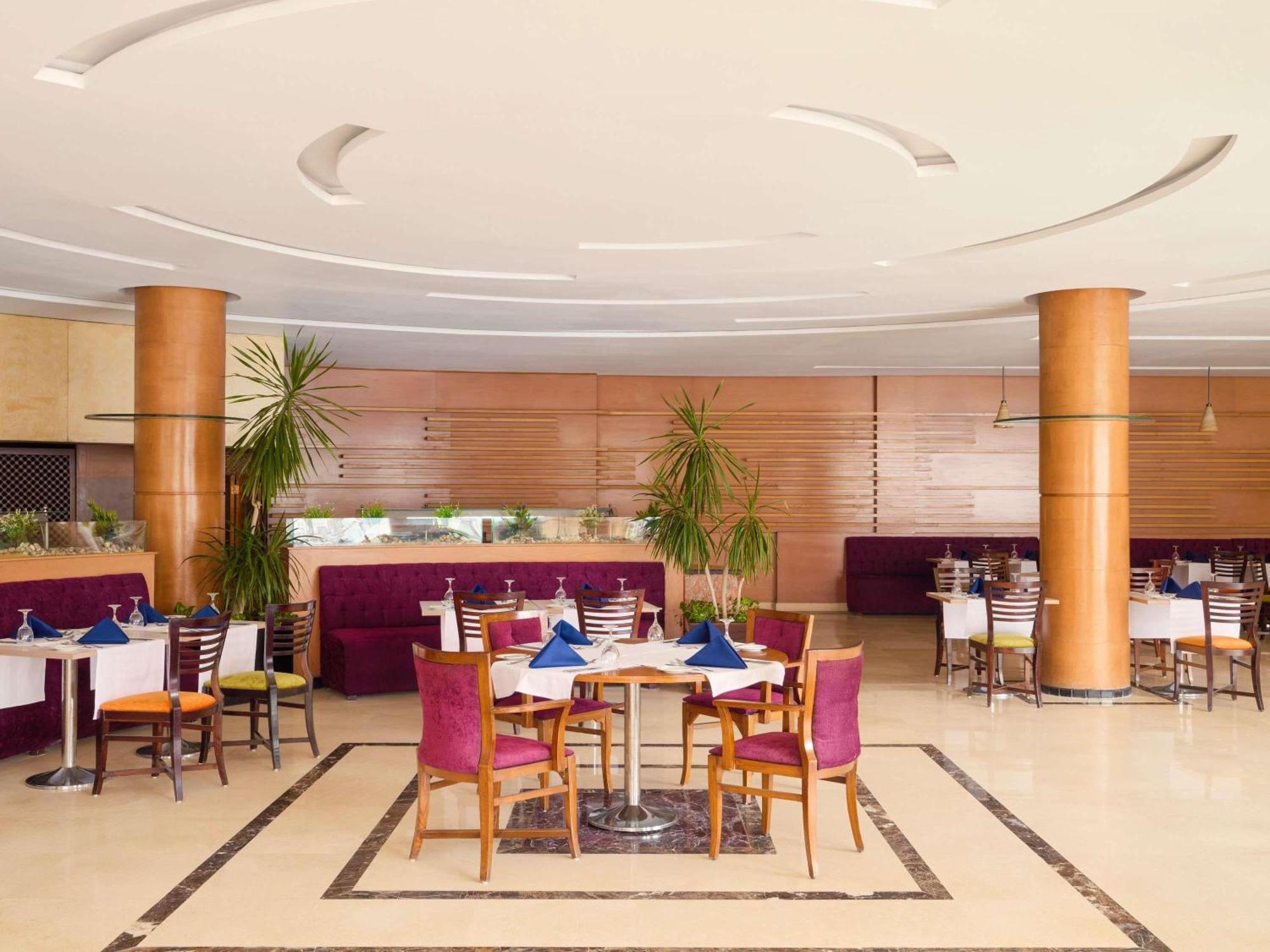 Novotel Airport Hotel Kair