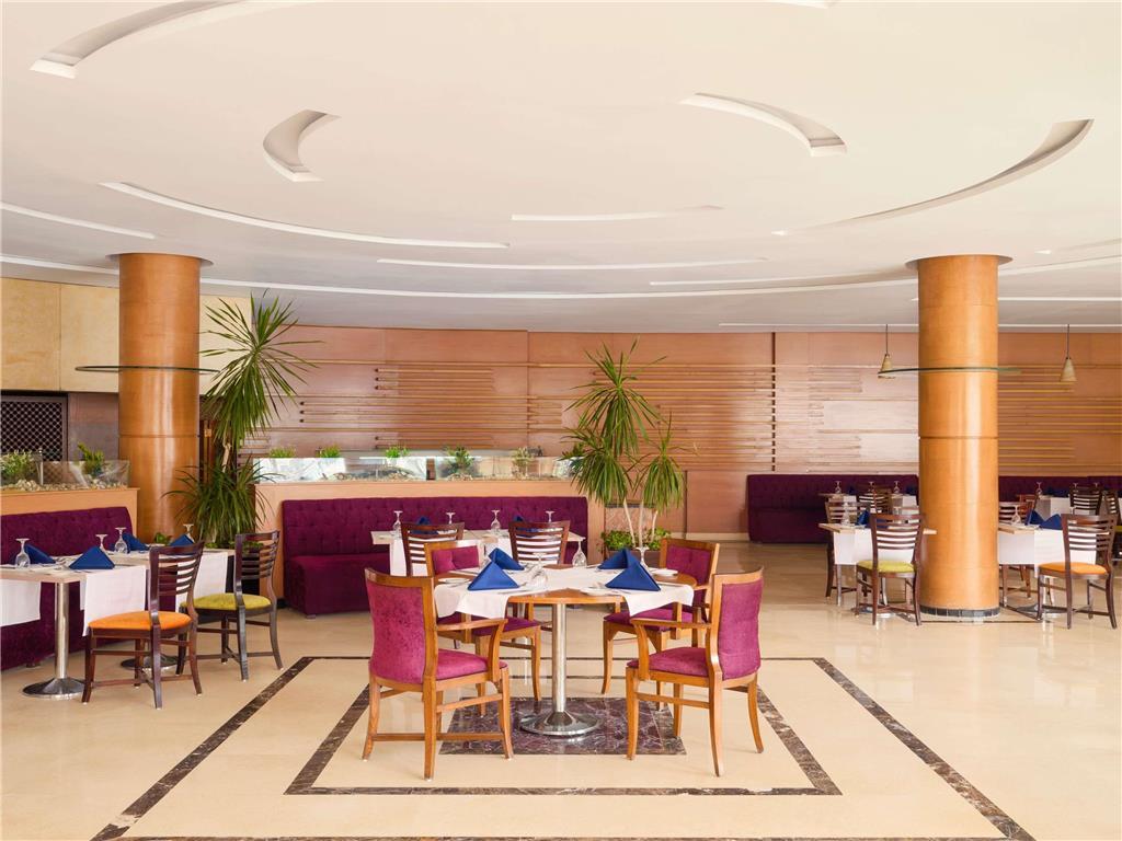 Novotel Airport 4*