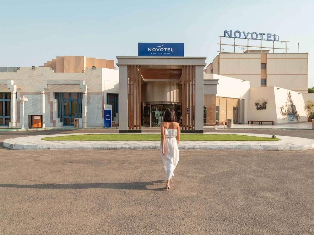 Novotel Airport Отель 4*