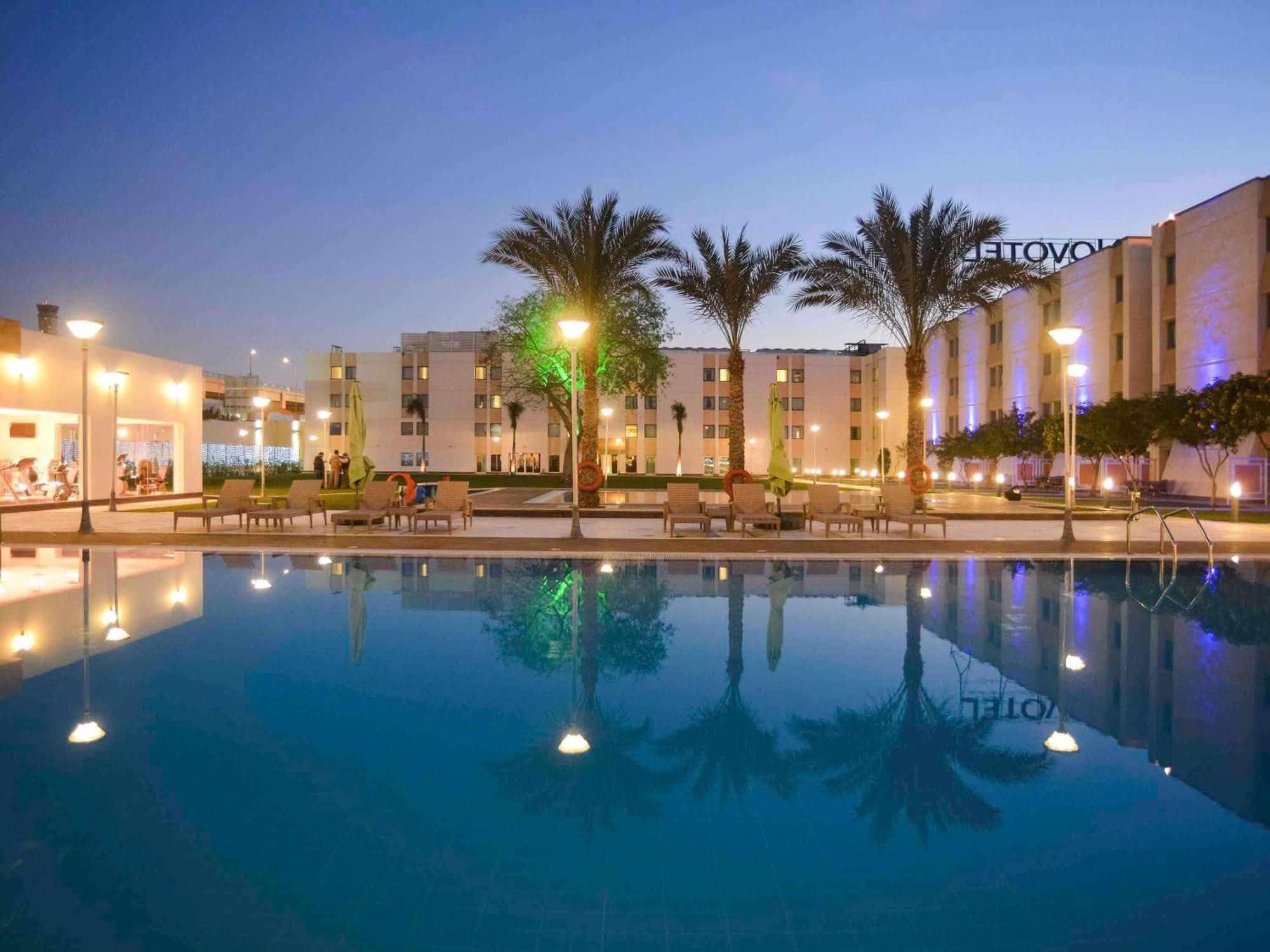 Novotel Airport Готель 4*