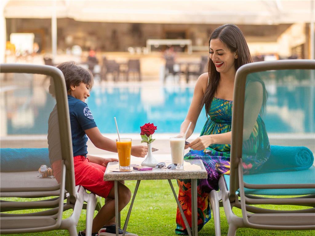 Готель Novotel Airport 4*