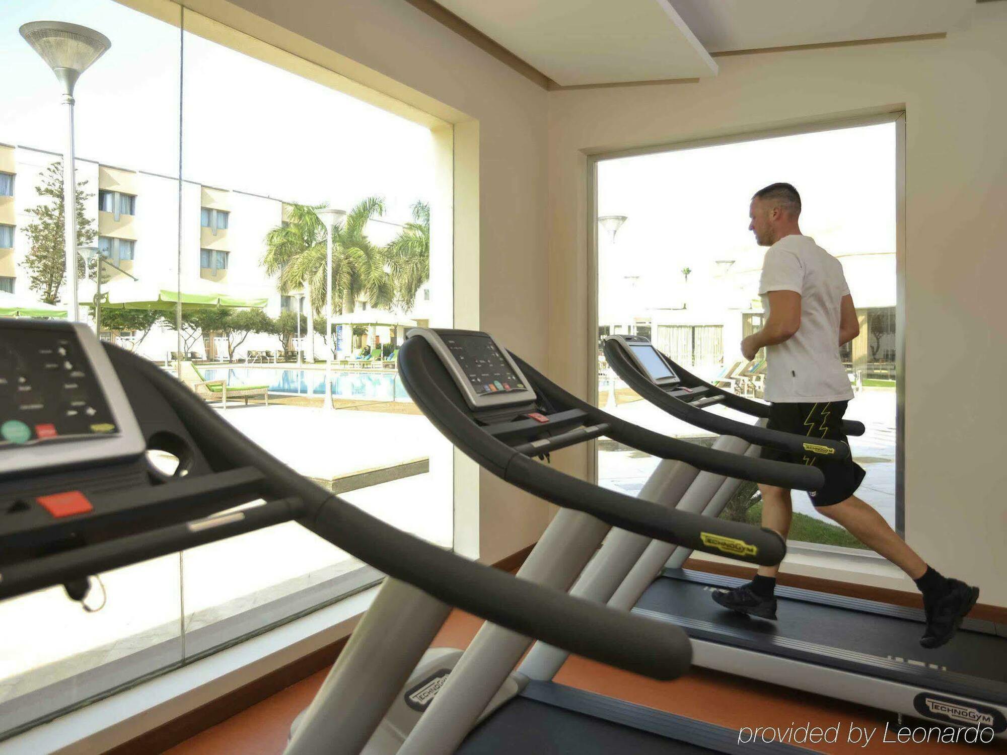 Novotel Airport 4*