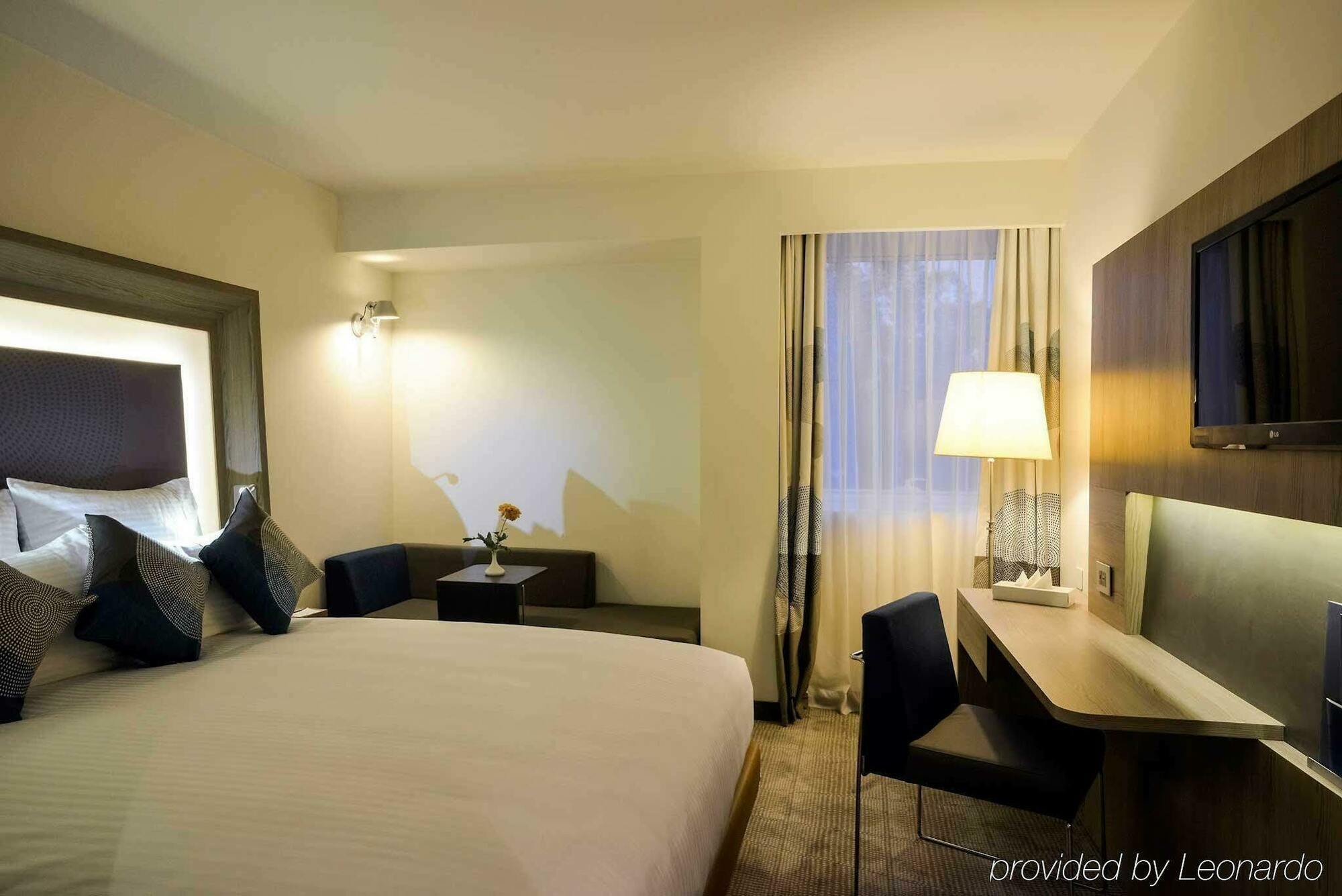 Novotel Airport Отель Каир